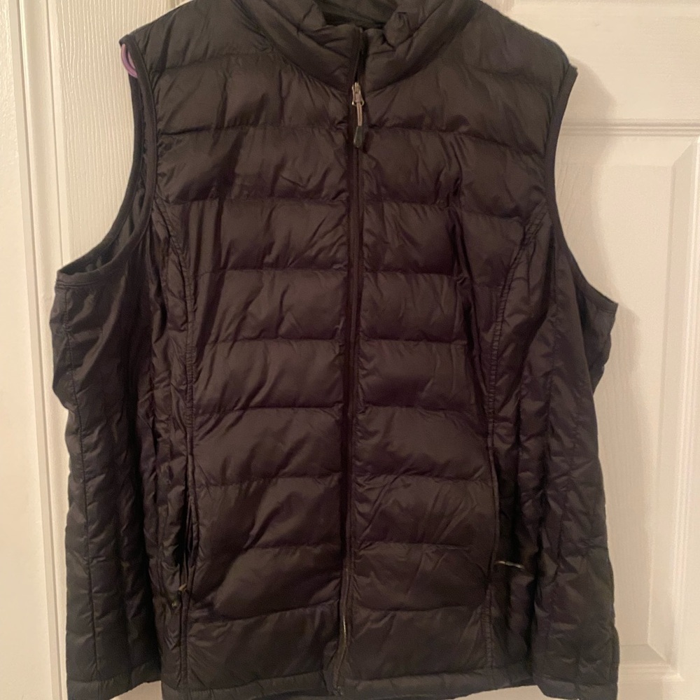 Women's Black Puffer Vest